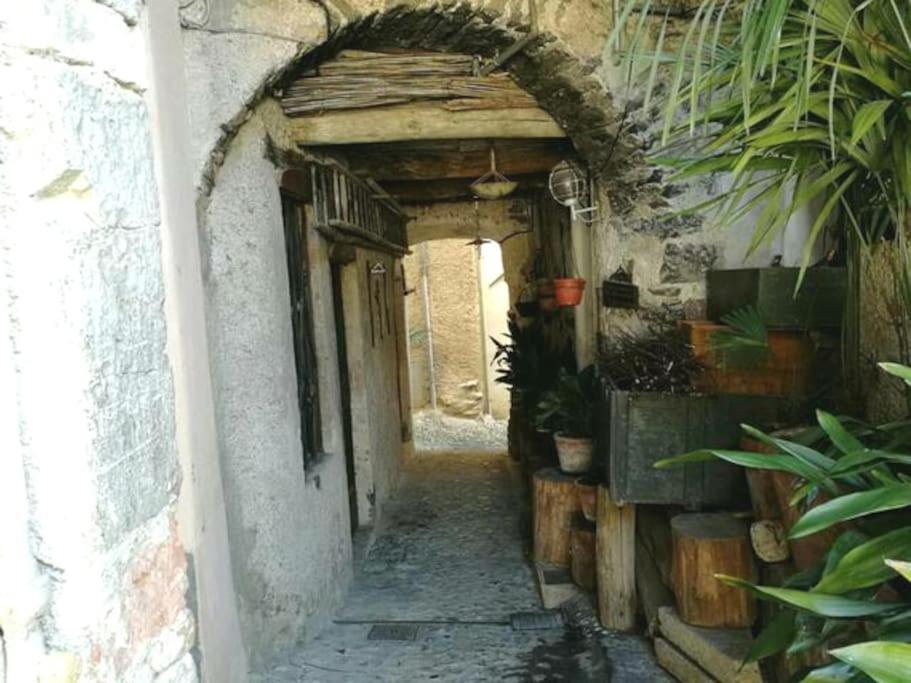 L'Antico Borgo, Un Mix Di Storia E Romanticismo Villa เลียร์นา ภายนอก รูปภาพ